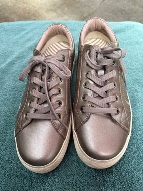 Taos Footwear Plim Lux Leather Sneakers